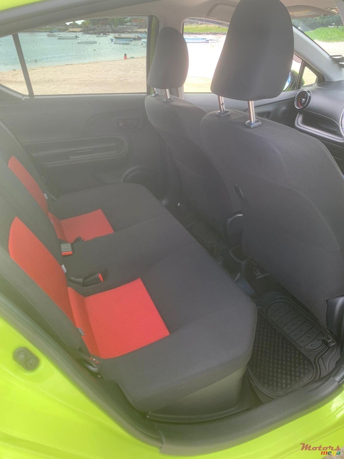 2020' Toyota Aqua photo #4