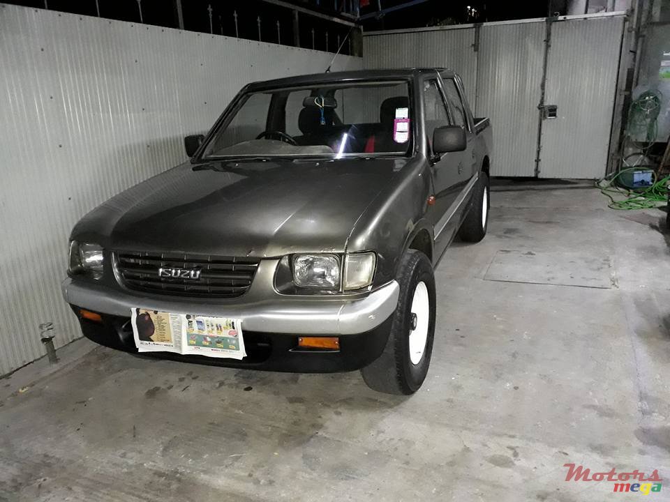 1999' Isuzu kb250 photo #3