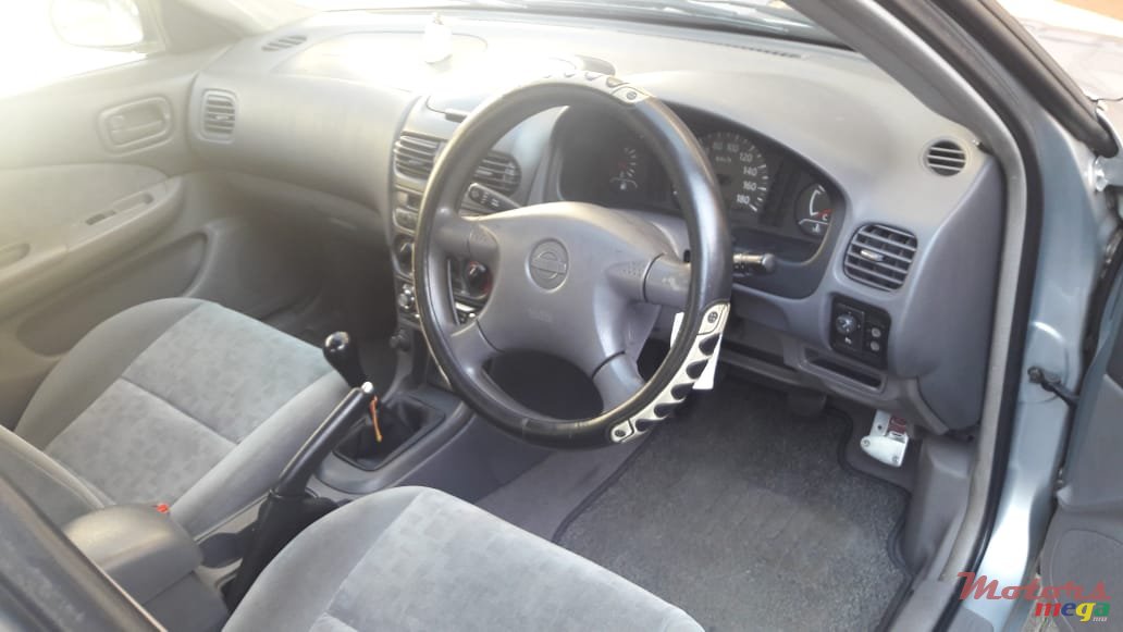 1998' Nissan Sunny photo #1