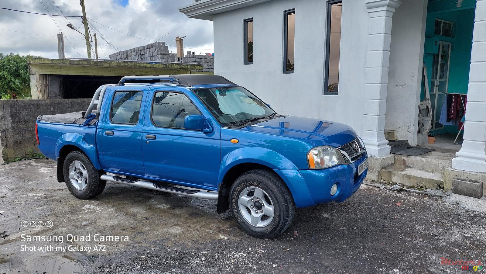 2005' Nissan Hardbody photo #2