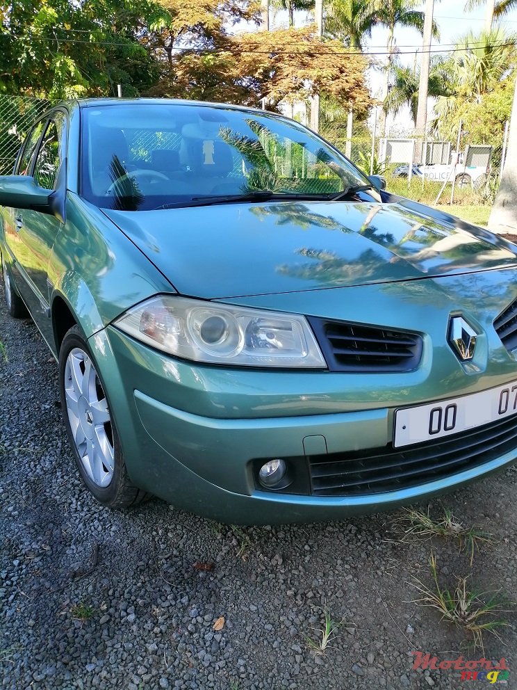 2007' Renault Megane - Megane II Fully Executive photo #2