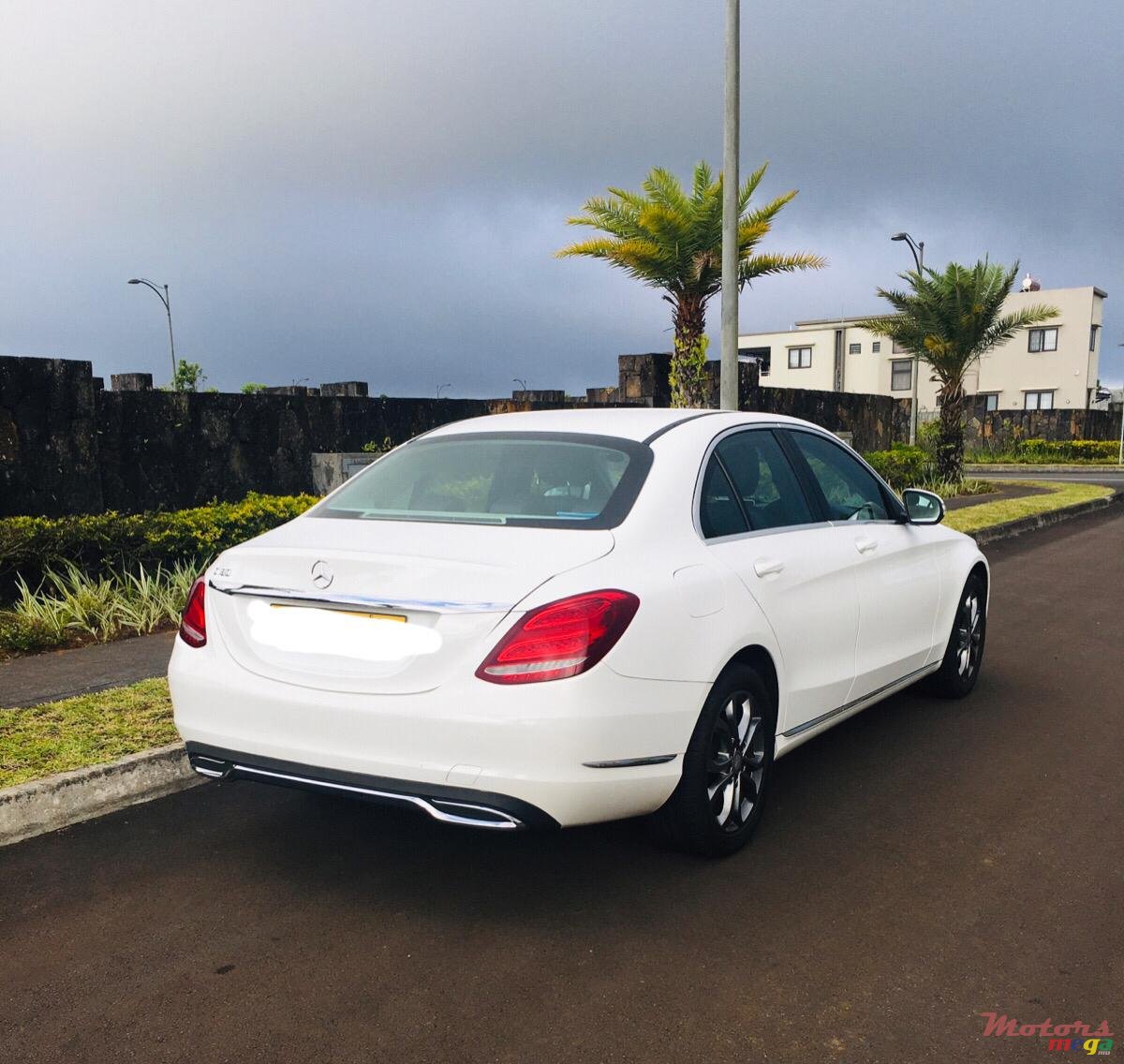 2016' Mercedes-Benz C-Class Avantgarde photo #5