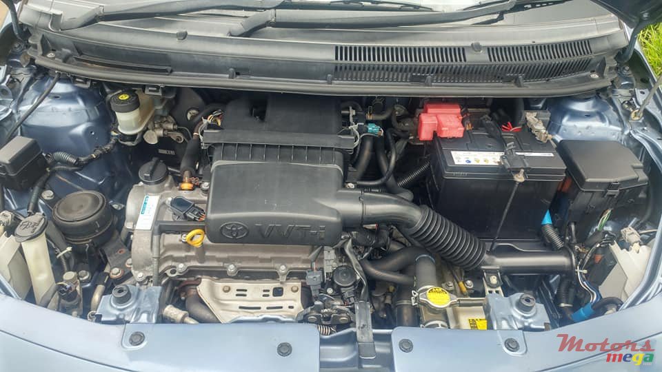 2007' Toyota Belta photo #6