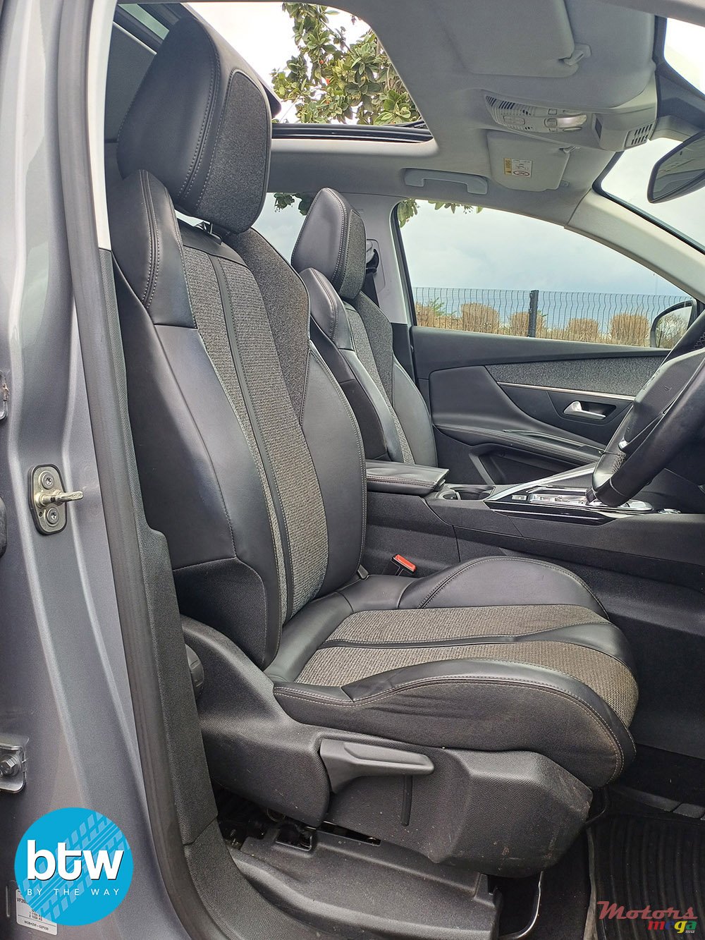 2018' Peugeot 3008 Allure photo #6