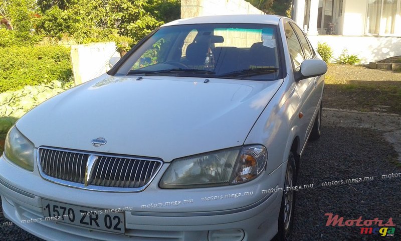 2002' Nissan N16 photo #1