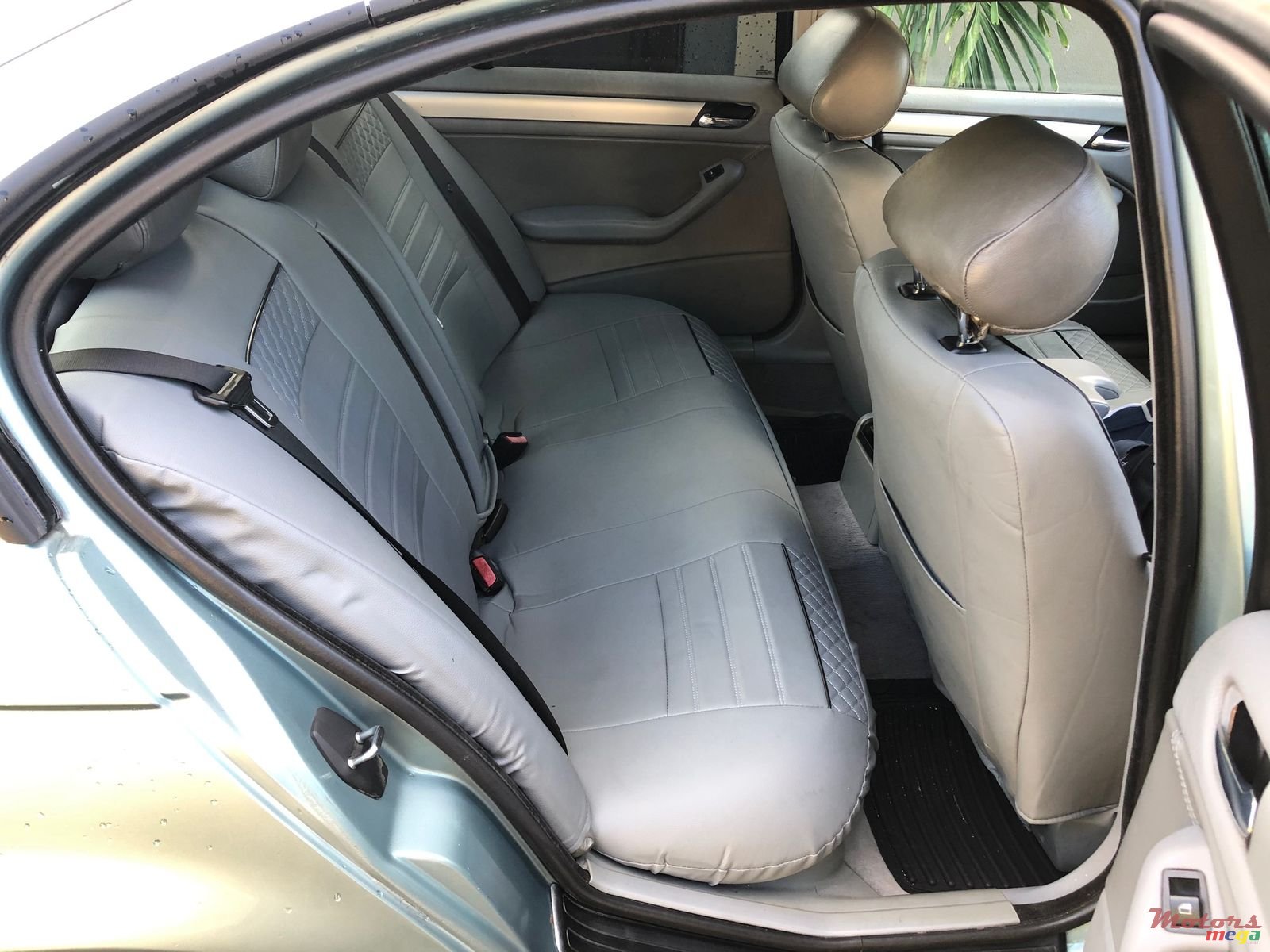 2003' BMW 3 Series Sedan E46 photo #2