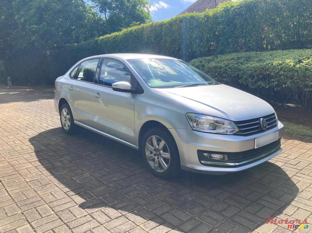 2017' Volkswagen Polo photo #1