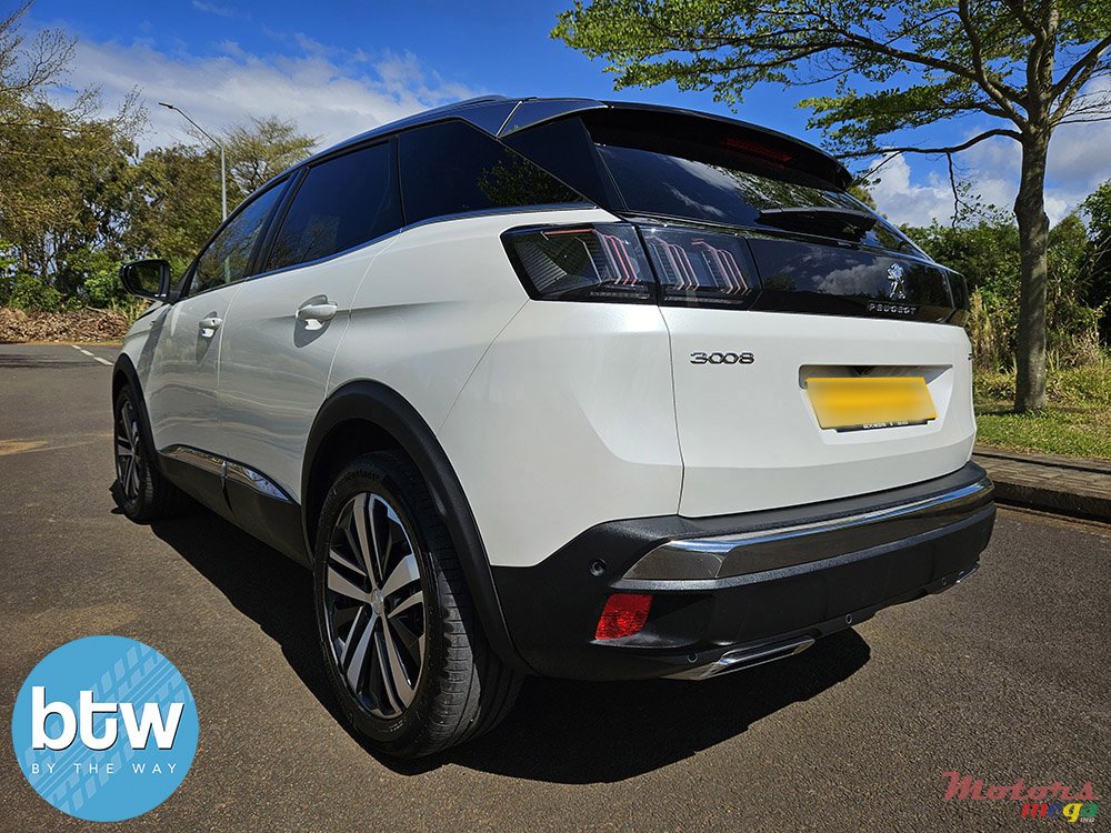 2023' Peugeot 3008 GT photo #3