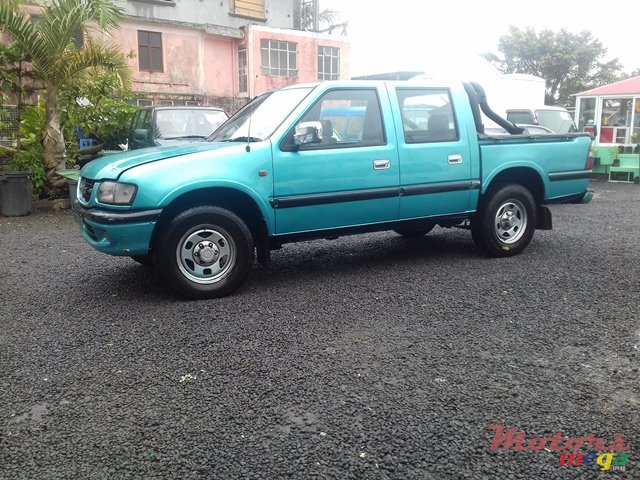 2000' Isuzu 4*4 photo #5