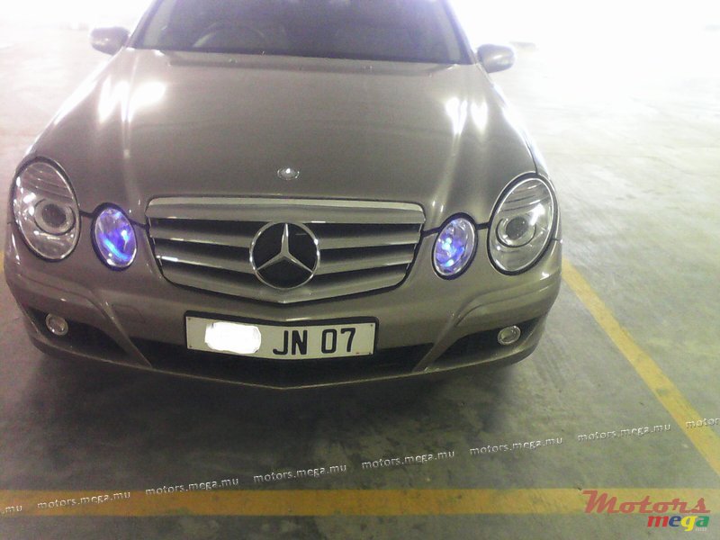 2007' Mercedes-Benz E-Class E 320 CDI photo #1