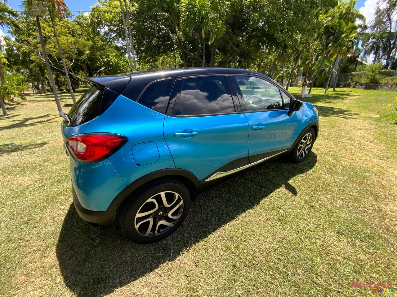 2015' Renault Captur photo #1