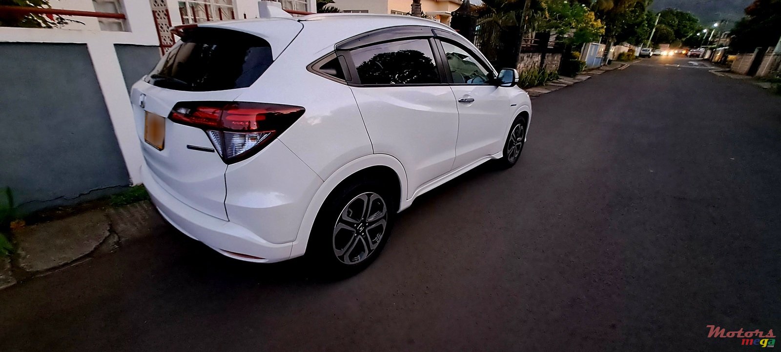 2016' Honda HR-V Vezel z sencing photo #4