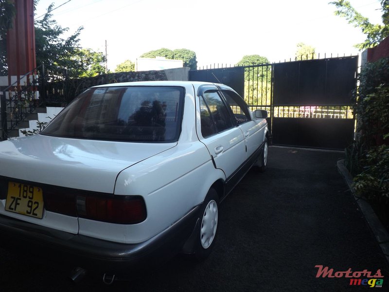 1992' Nissan Sunny B13 photo #1