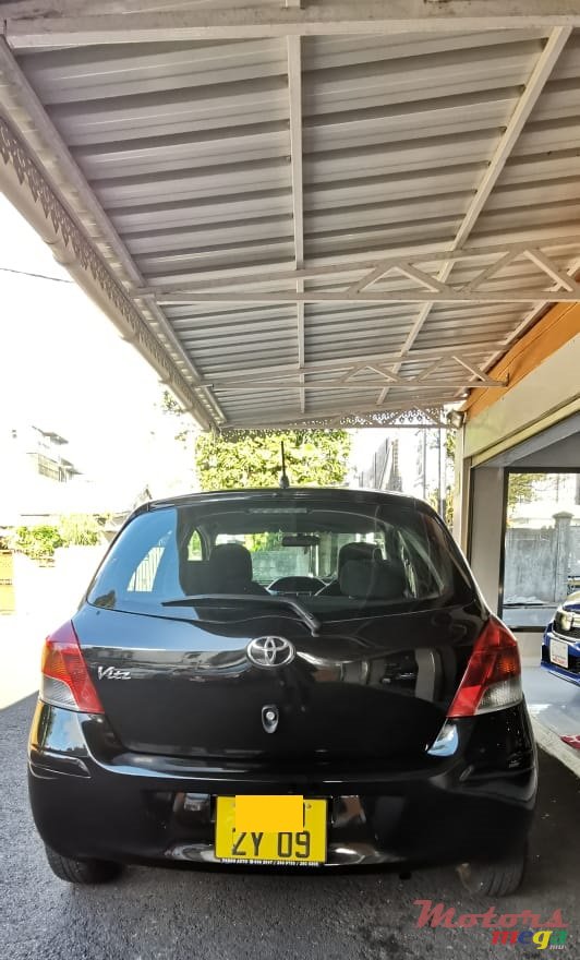 2009' Toyota Vitz photo #7