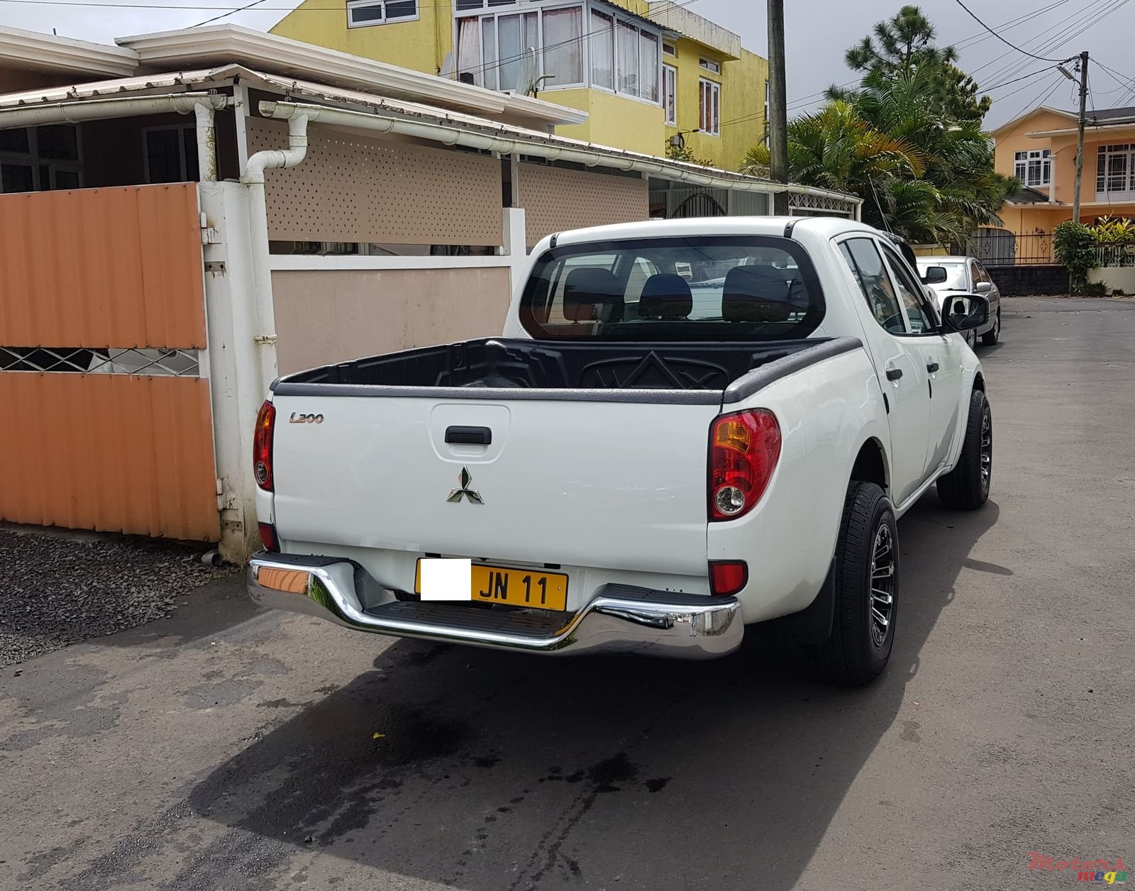 2011' Mitsubishi L 200 L200 2x4 photo #5