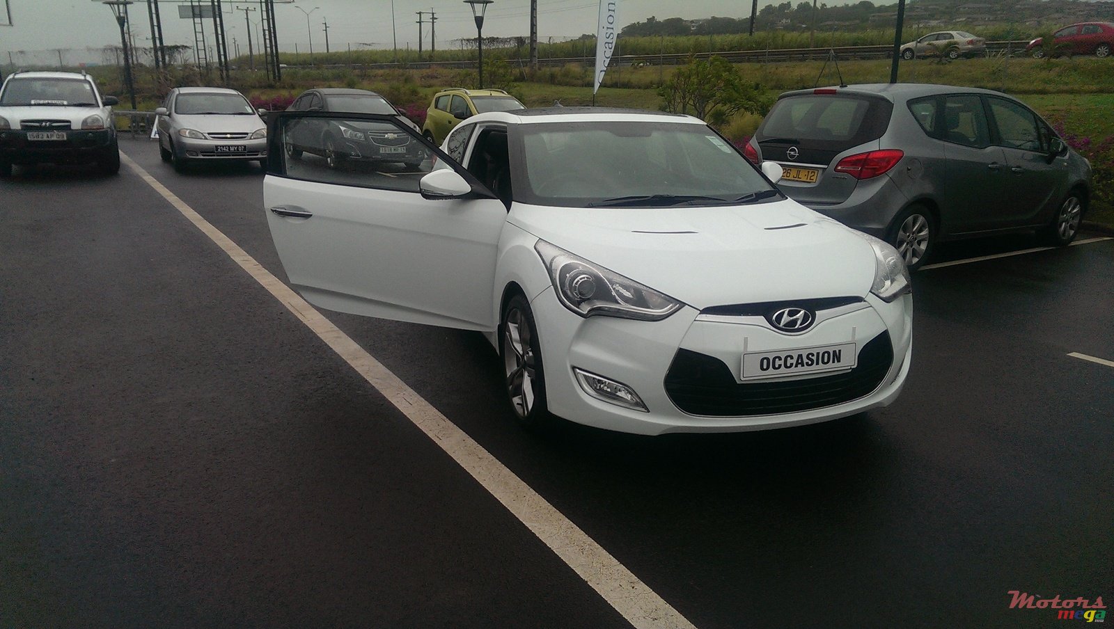 2012' Hyundai Veloster photo #1