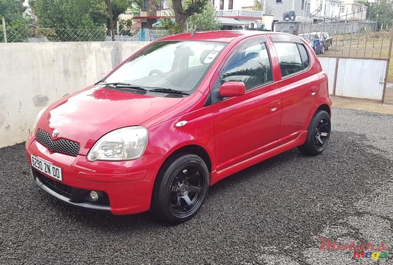 2000' Toyota Vitz photo #1