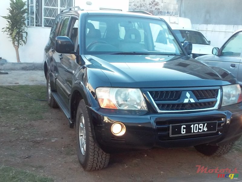 2005' Mitsubishi Pajero 4*4 3.0 intercooler photo #1