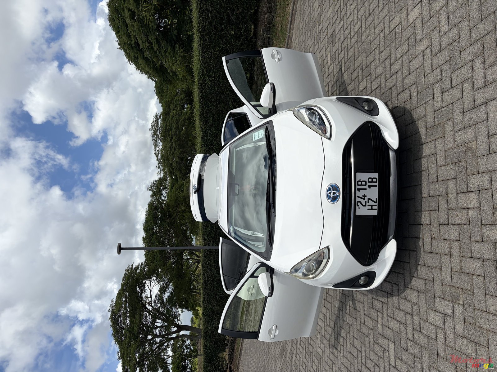2018' Toyota Aqua photo #4