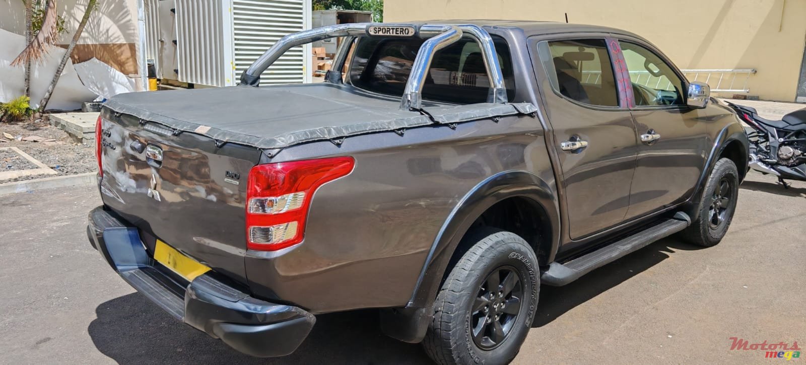 2018' Mitsubishi L200 photo #1
