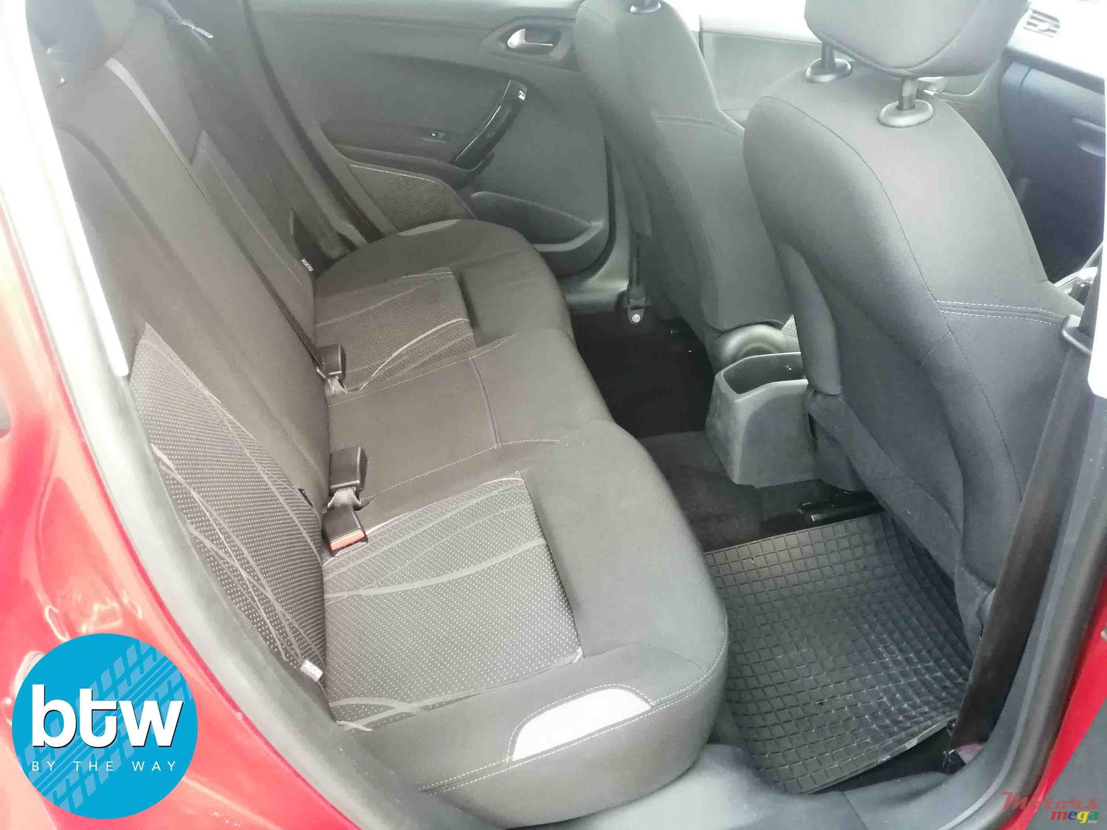 2013' Peugeot 208 e-HDI photo #4