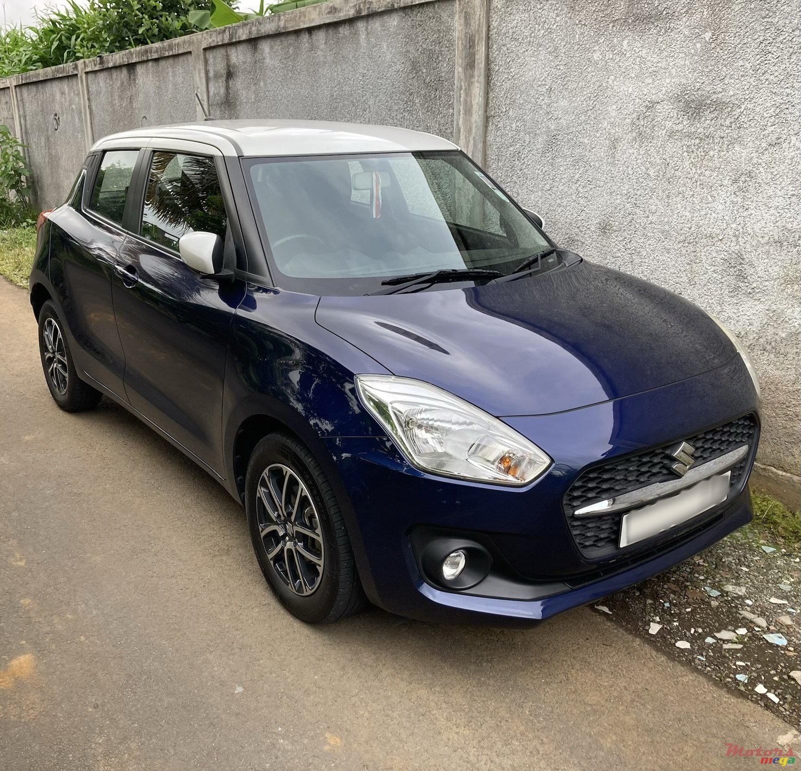 2021' Suzuki Swift photo #1