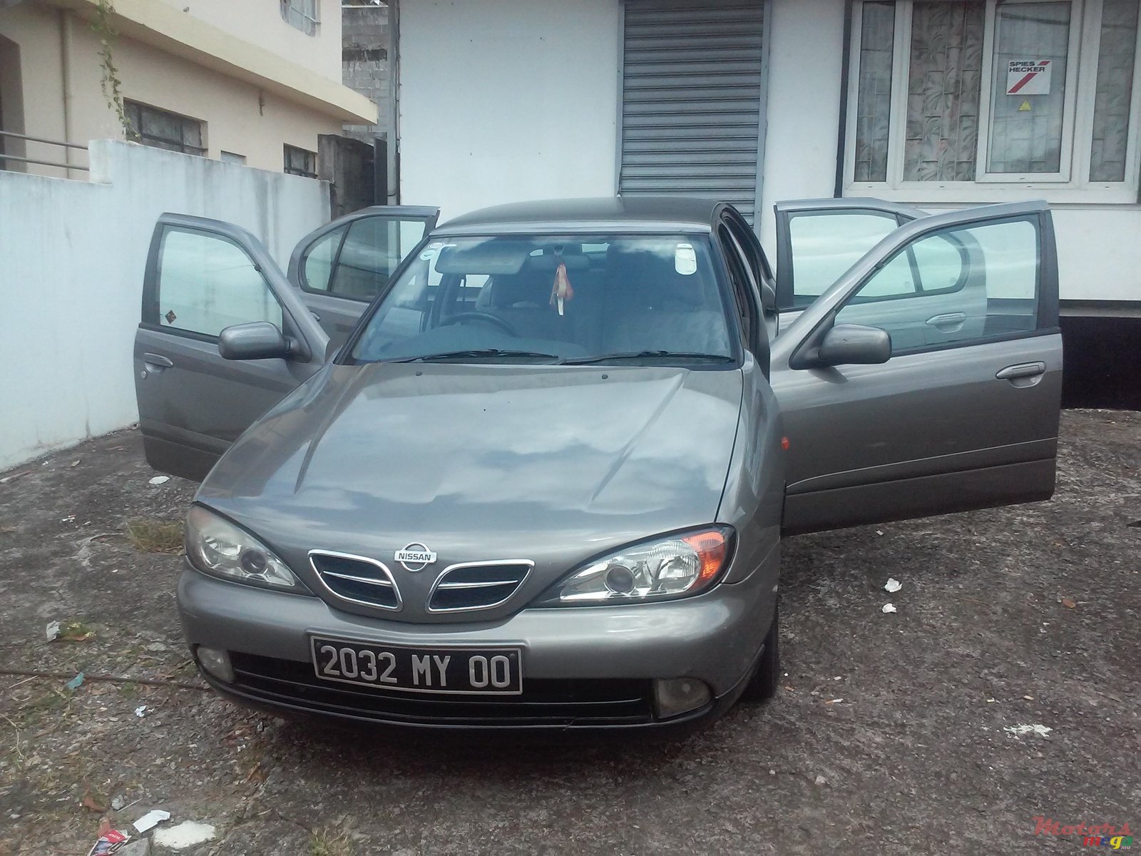 2000' Nissan Primera photo #1