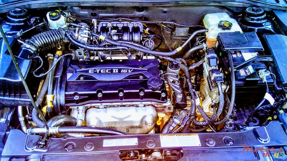 2011' Chevrolet Cruze LT photo #6