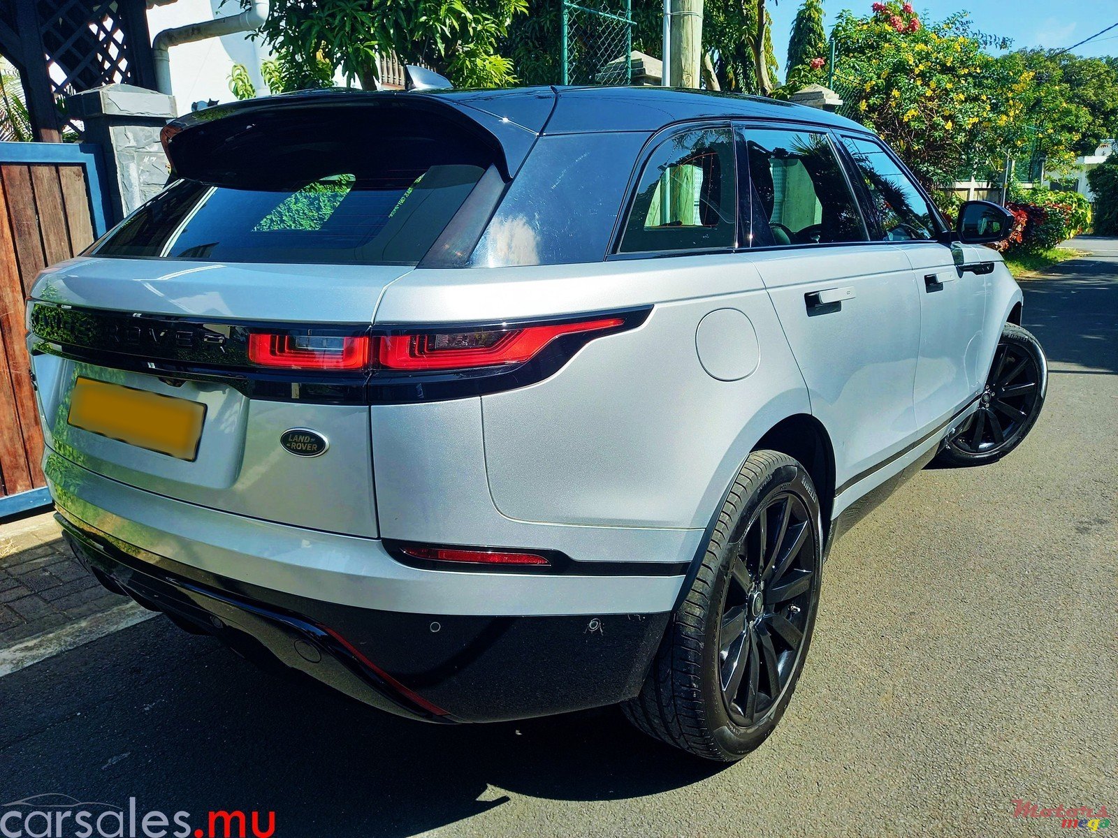 2018' Land Rover Range Rover Velar P250 SE photo #4