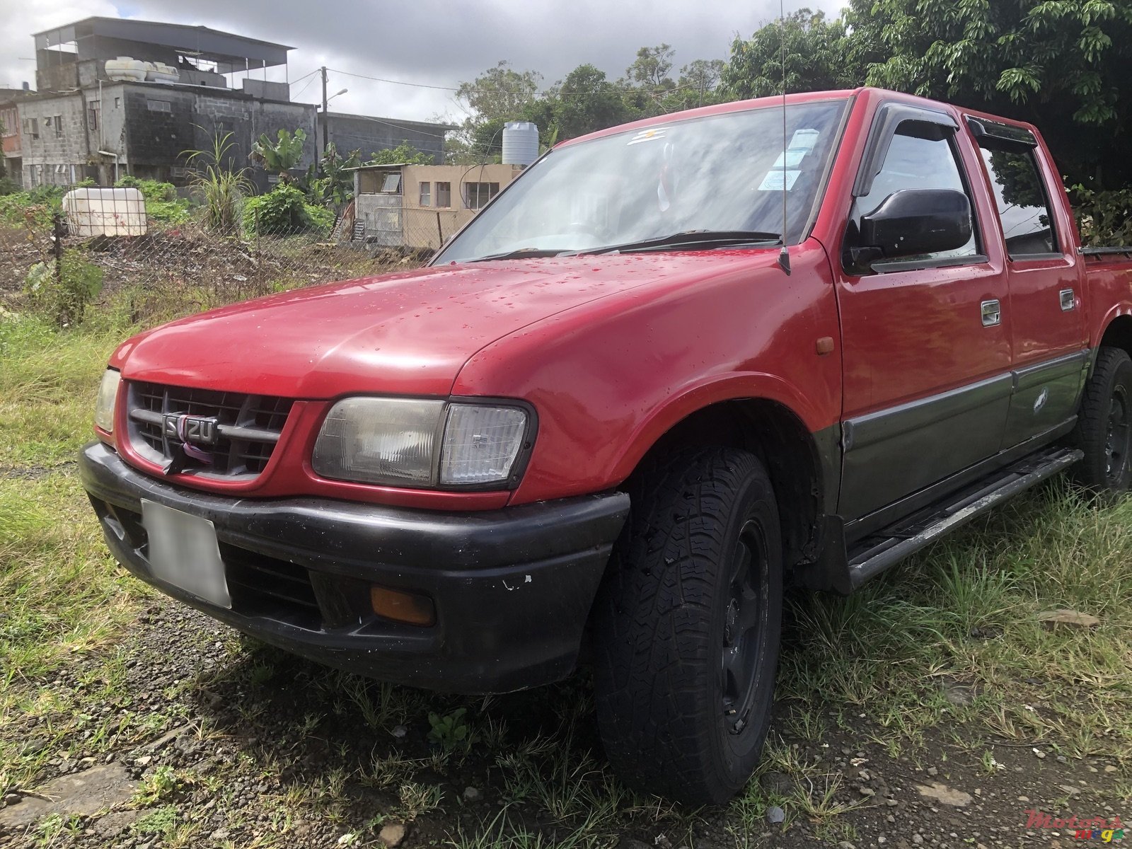 2000' Isuzu No photo #2