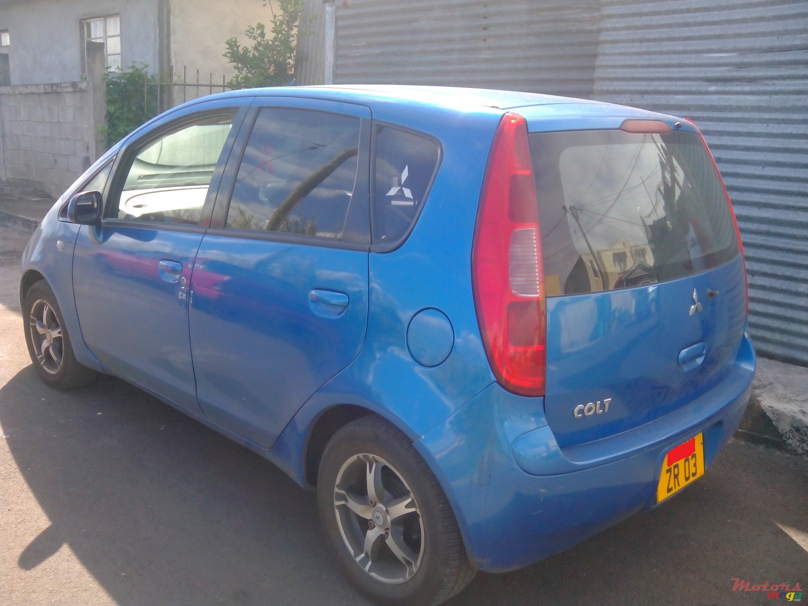 2003' Mitsubishi Colt nil photo #1