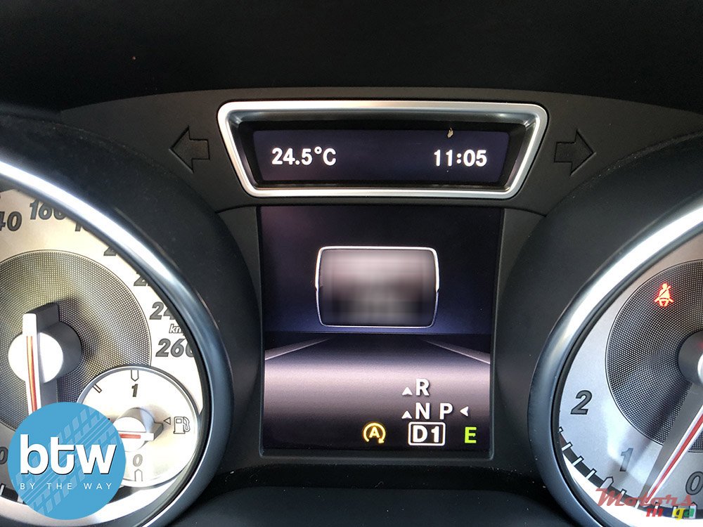 2015' Mercedes-Benz CLA 200 photo #7