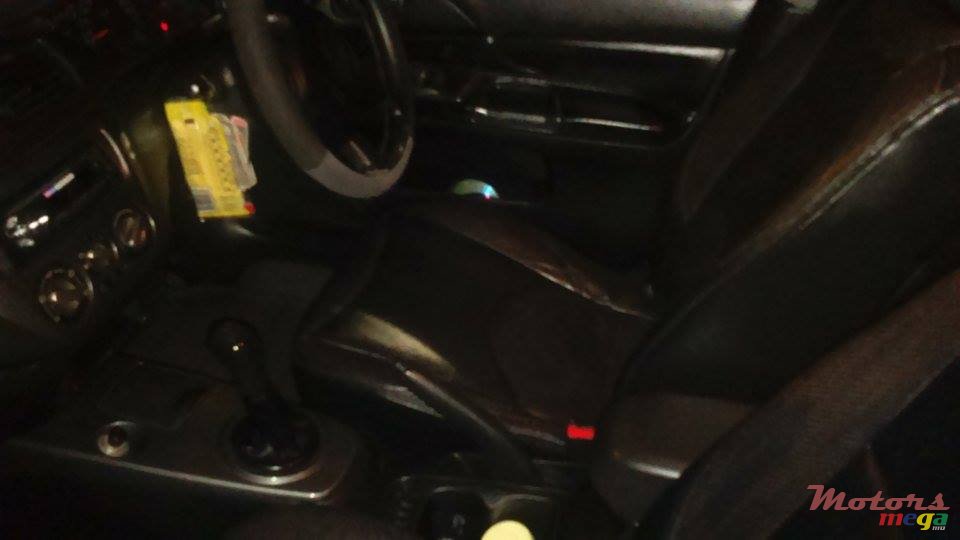 2005' Mitsubishi Lancer photo #4