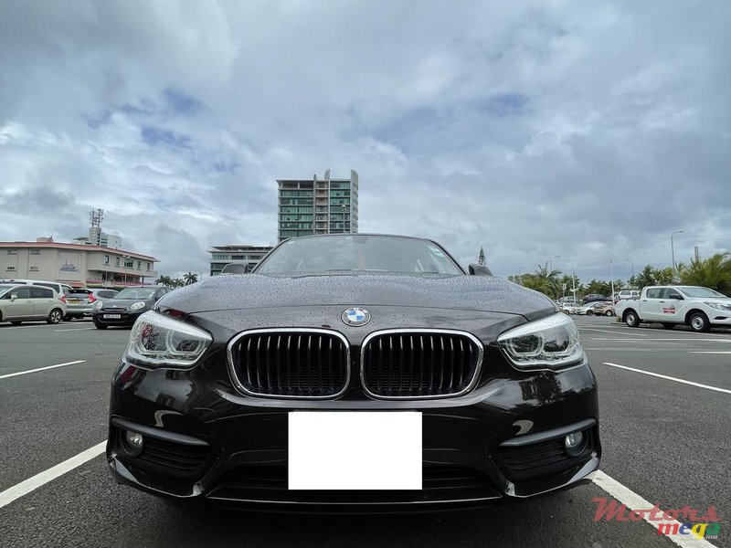 2016' BMW 1 Series 5 Door photo #1