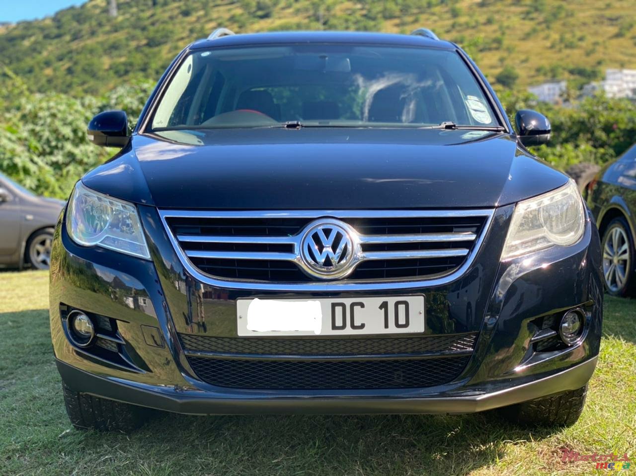 2010' Volkswagen Tiguan photo #3