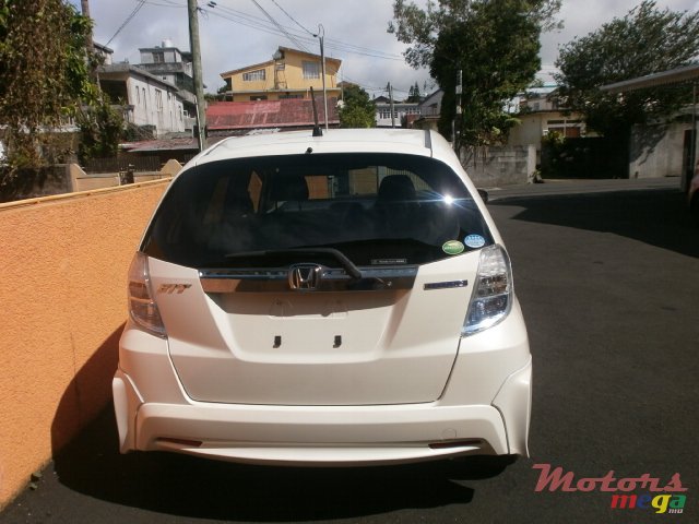 2012' Honda FCX Clarity fit hybrid photo #3