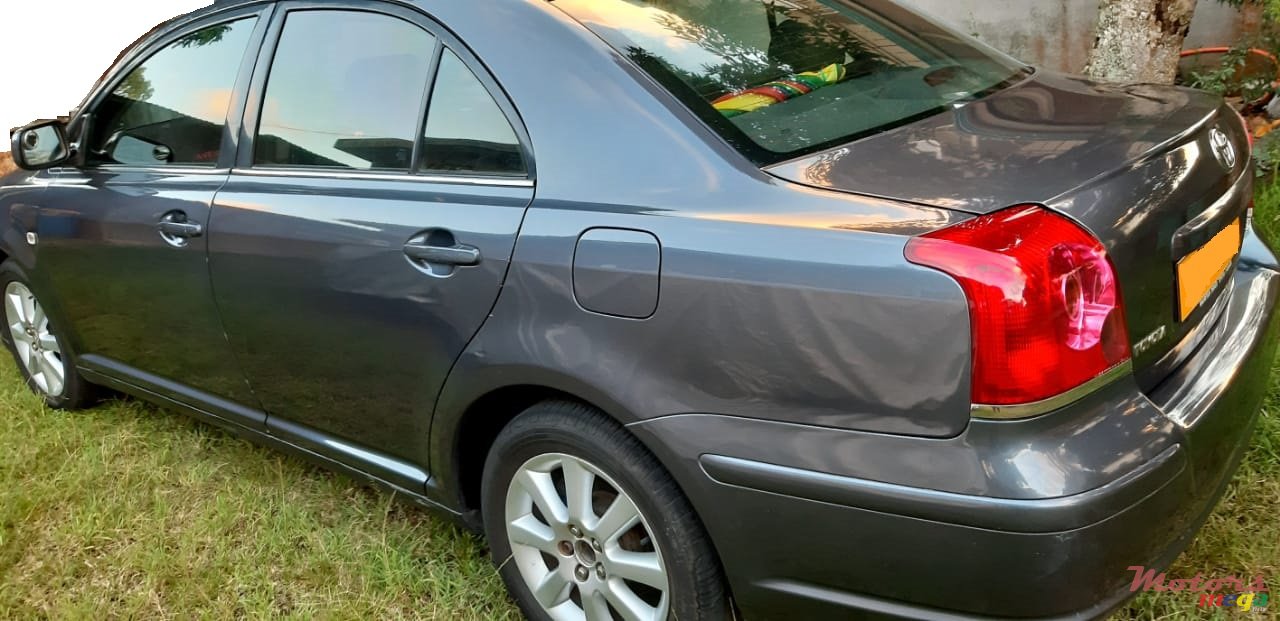 2006' Toyota Avensis photo #4