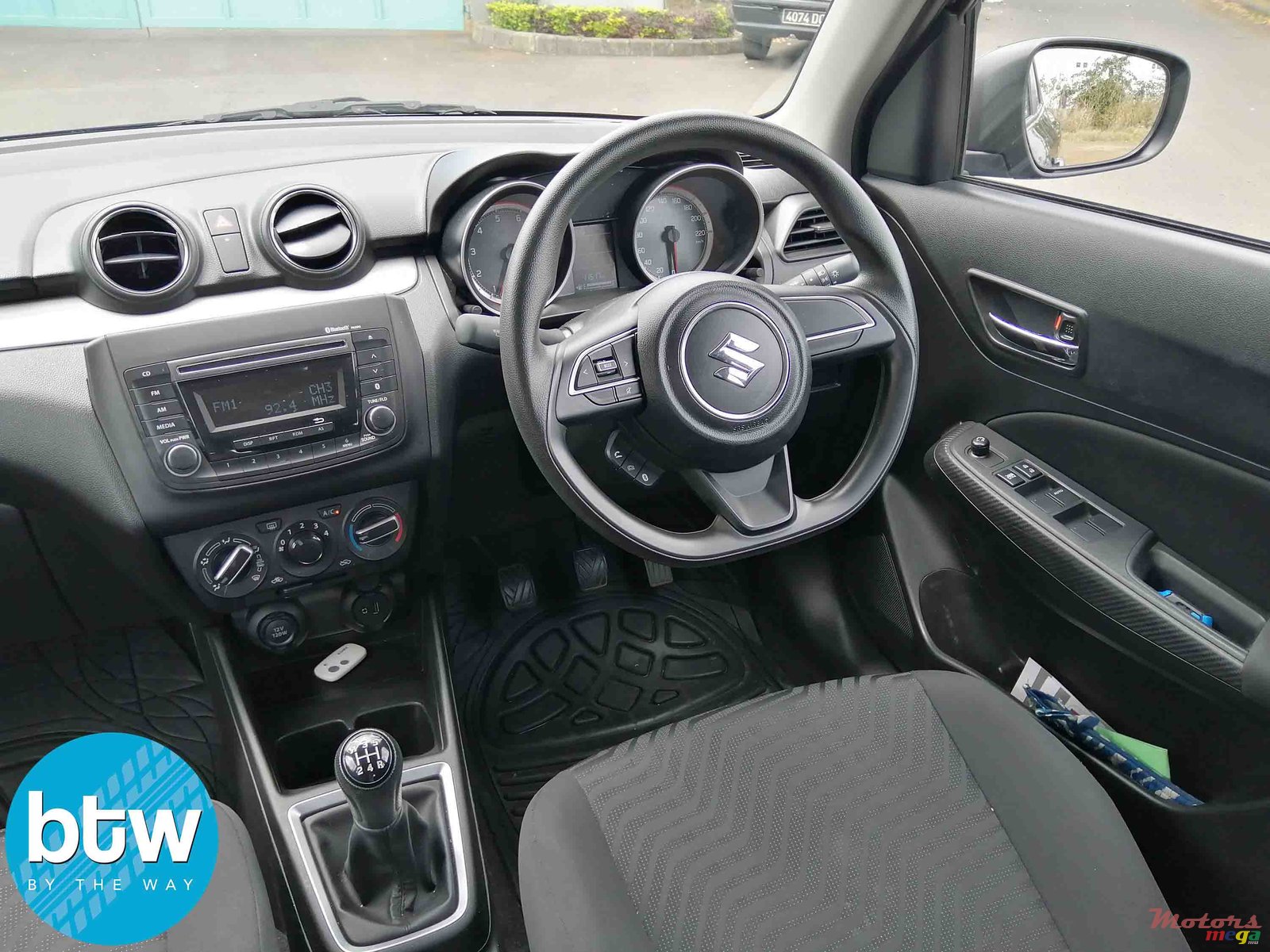 2019' Suzuki Swift photo #6