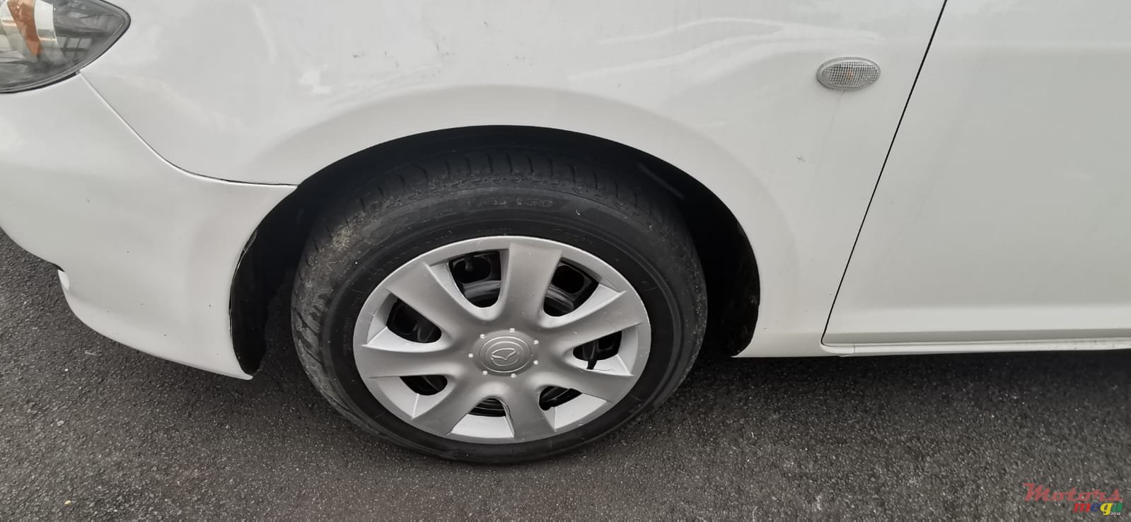 2005' Mazda Axela photo #5