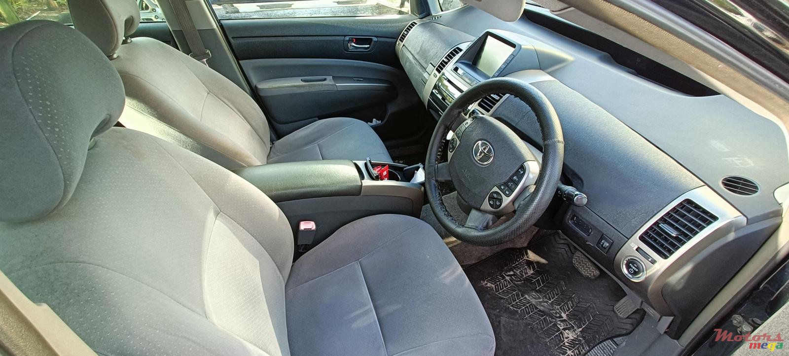 2010' Toyota Prius 1.5 Hybrid Gen 2 photo #6