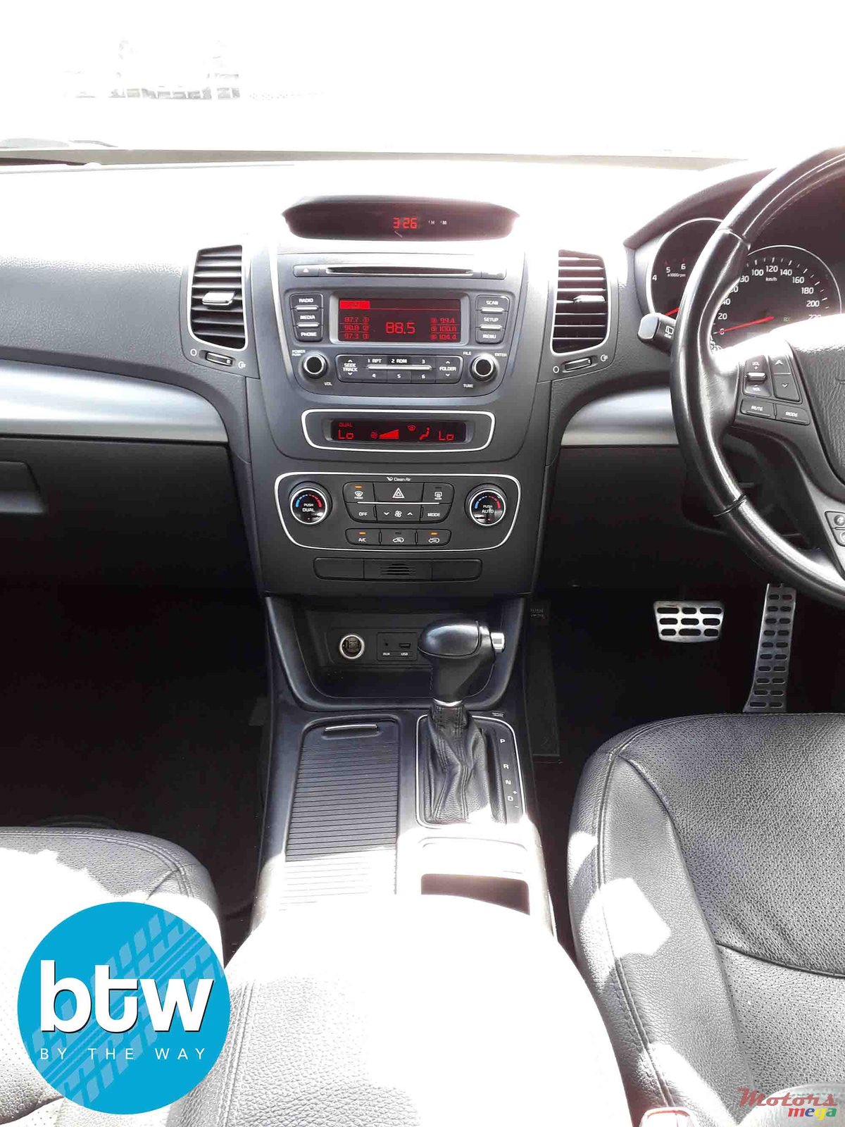 2014' Kia Sorento photo #5