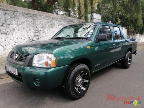 2006' Nissan Navara photo #1