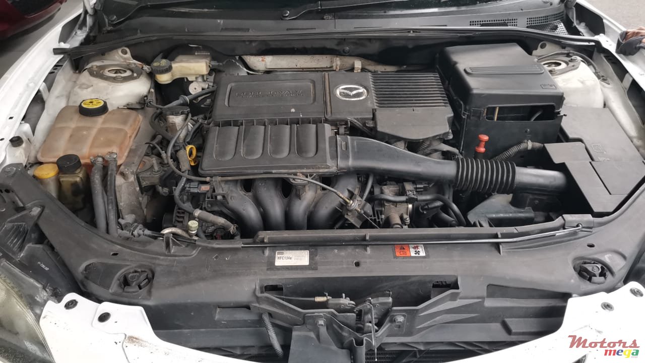 2005' Mazda Axela photo #2