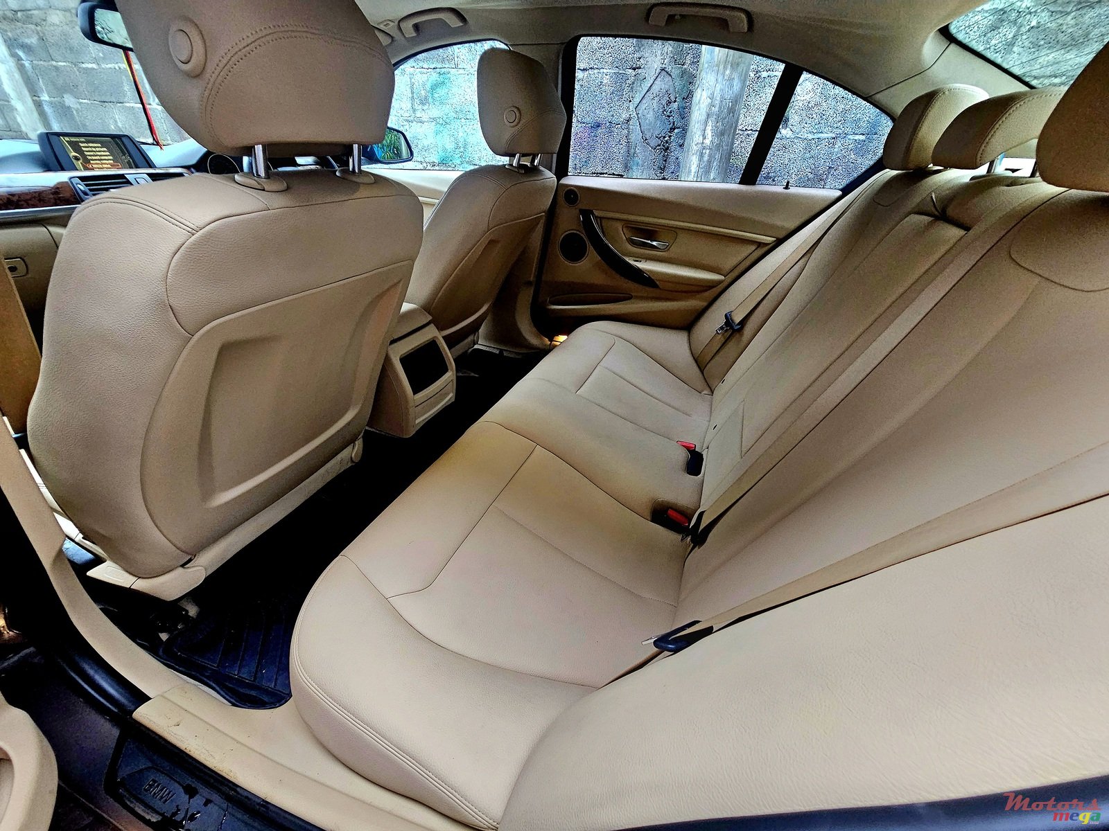 2013' BMW 328 photo #7