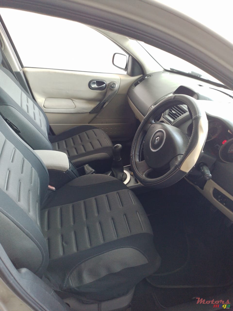 2007' Renault Megane photo #5