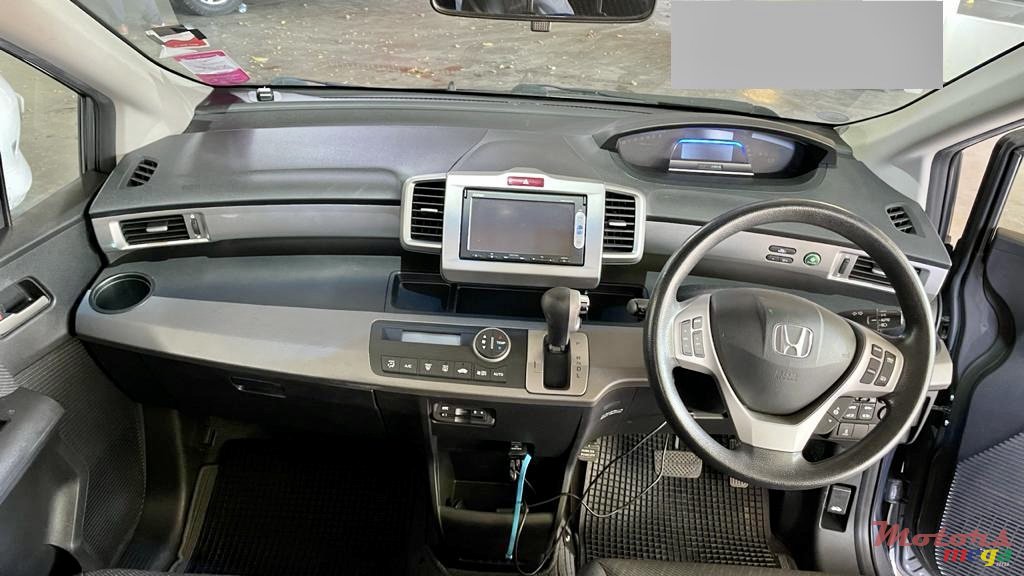 2014' Honda Freed photo #3