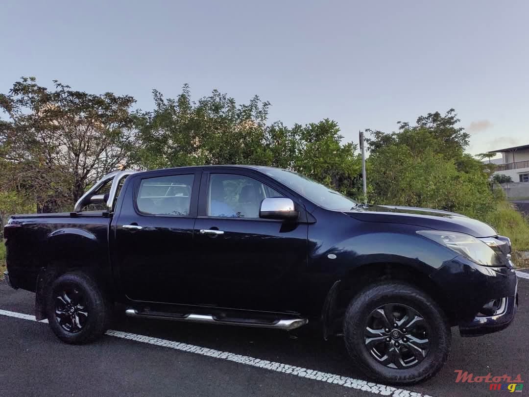 2019' Mazda BT-50 photo #2