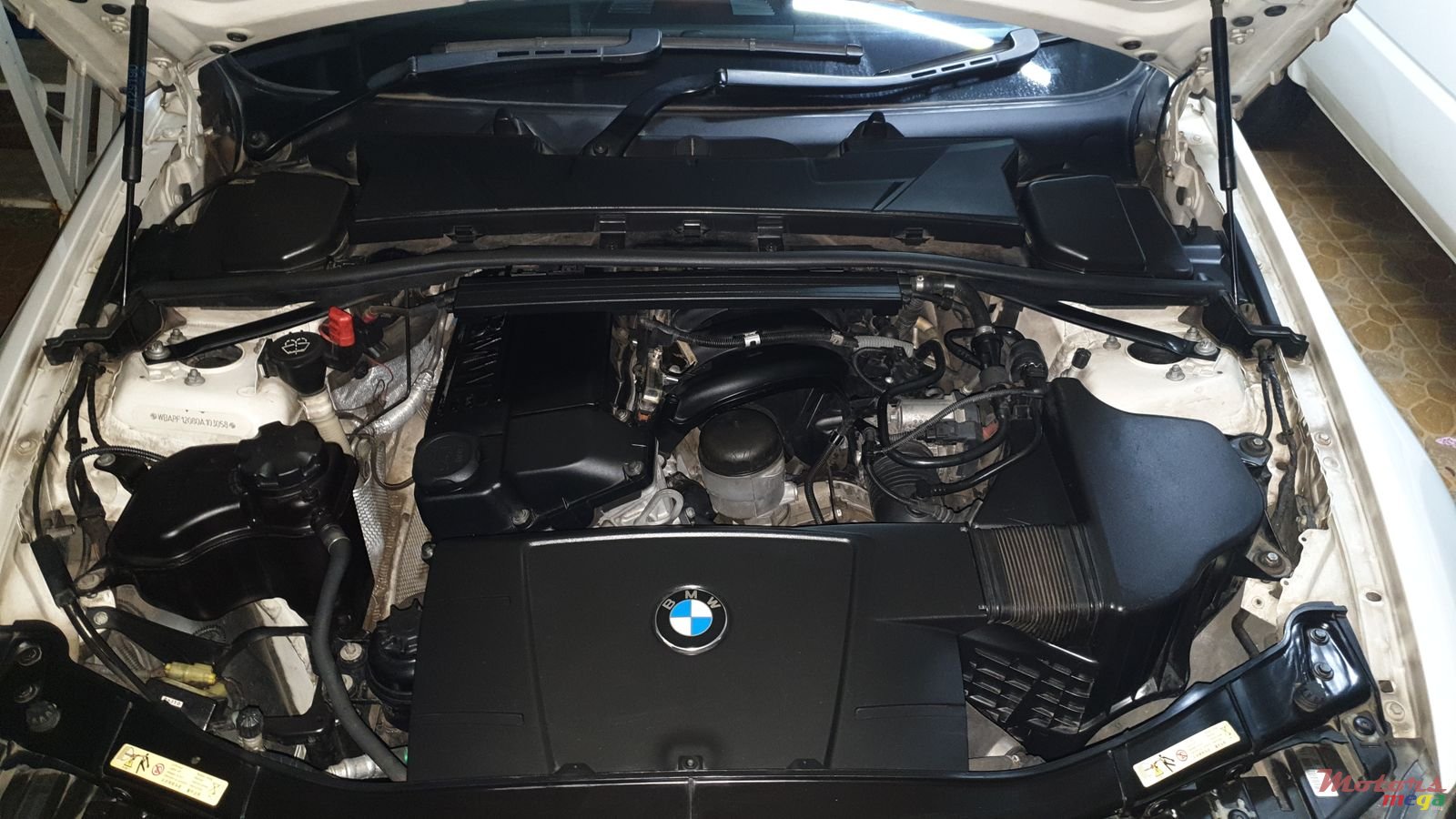 2009' BMW 316 photo #5