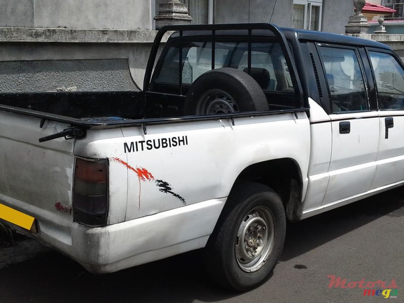 1990' Mitsubishi L 200 photo #2