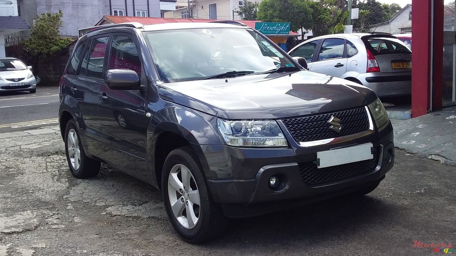 2011' Suzuki Vitara photo #1